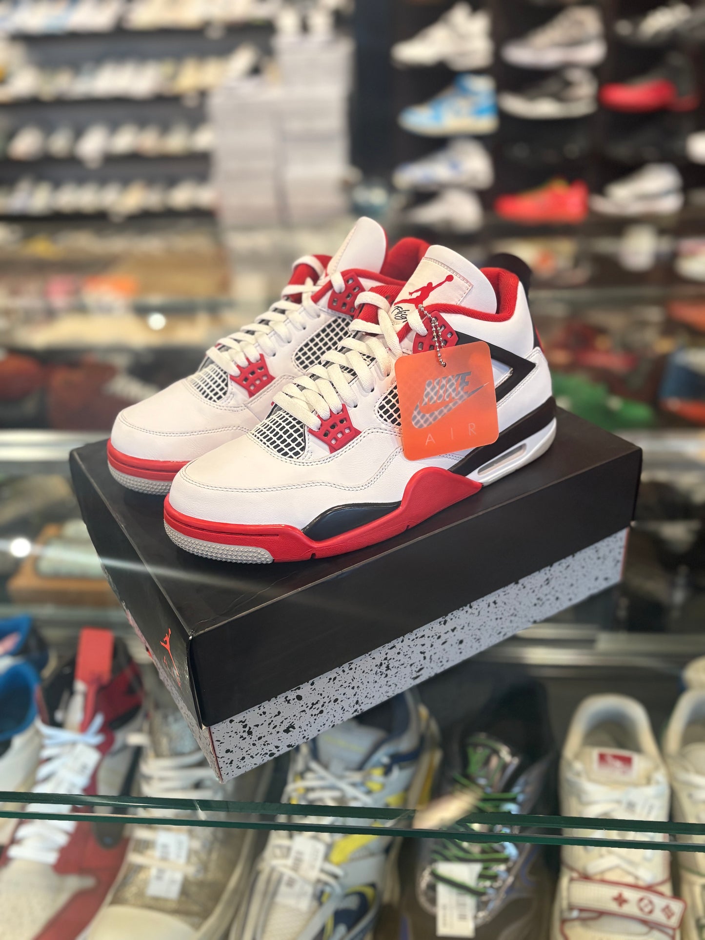 Jordan 4 ‘Fire red’ size 10.5 VNDS OG all