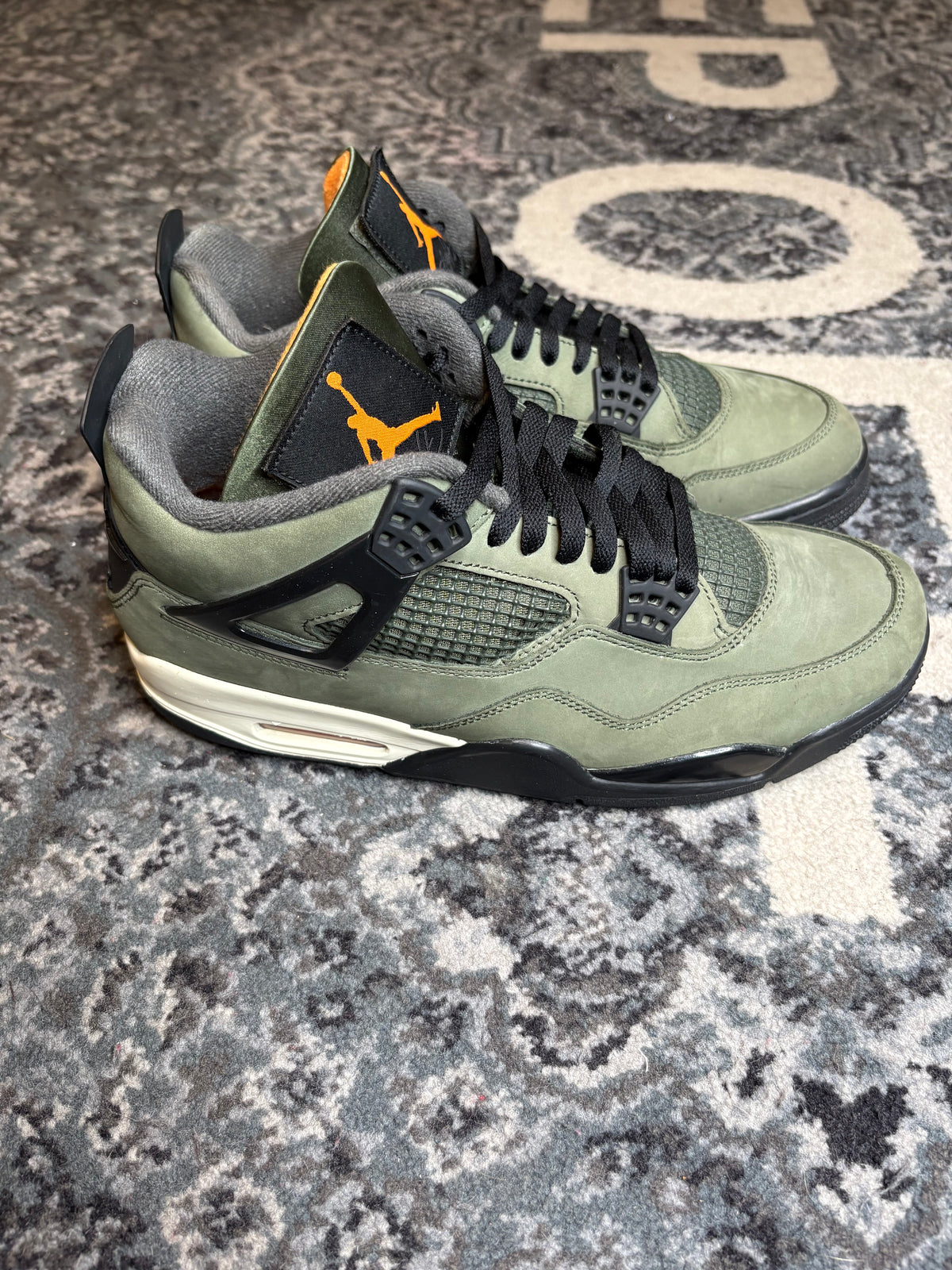 Jordan 4 Retro “Undefeated” Clean Rb Size 10.5
