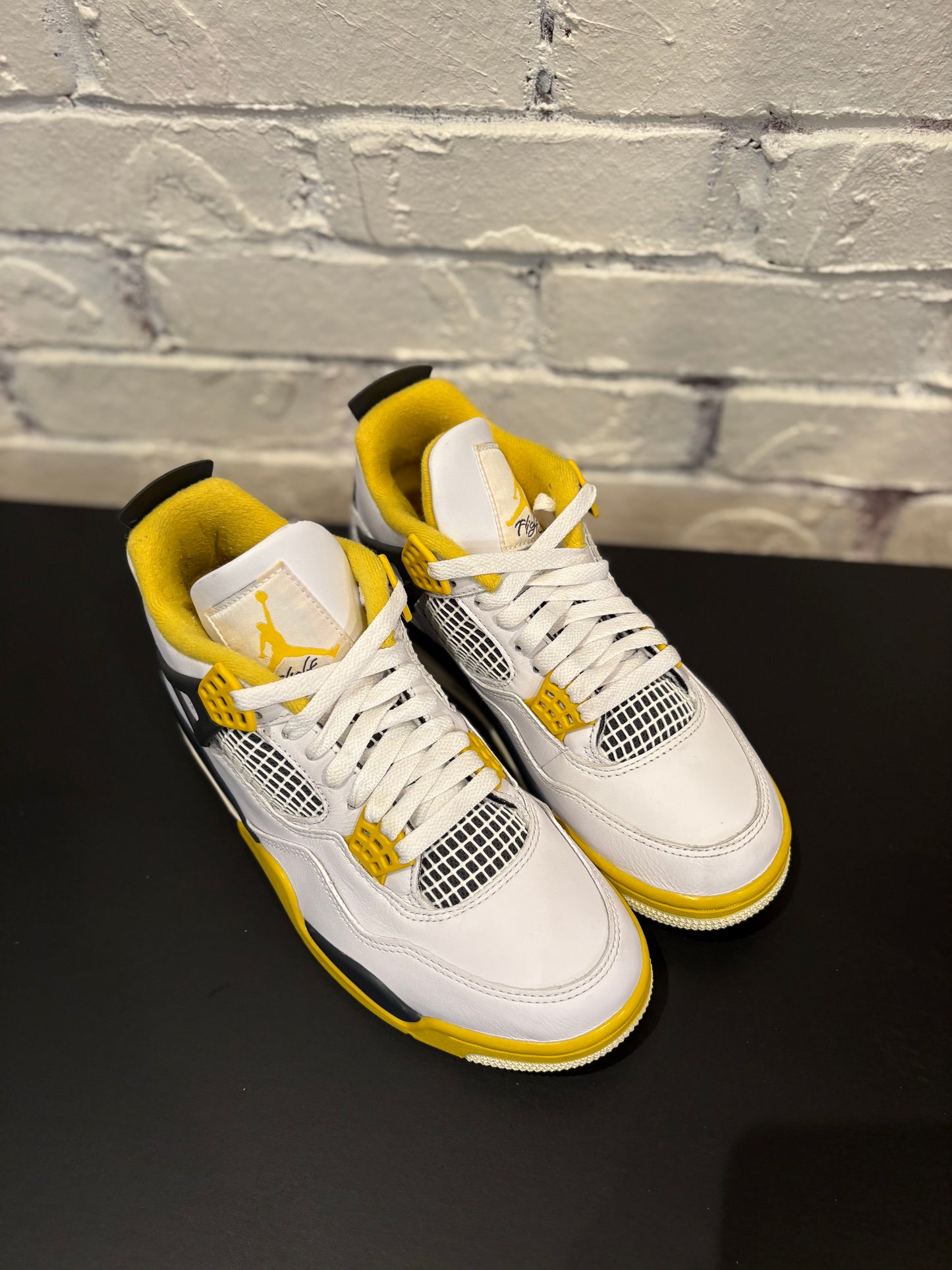 Jordan 4 Retro Vivid Sulfur Clean NB Size 6.5