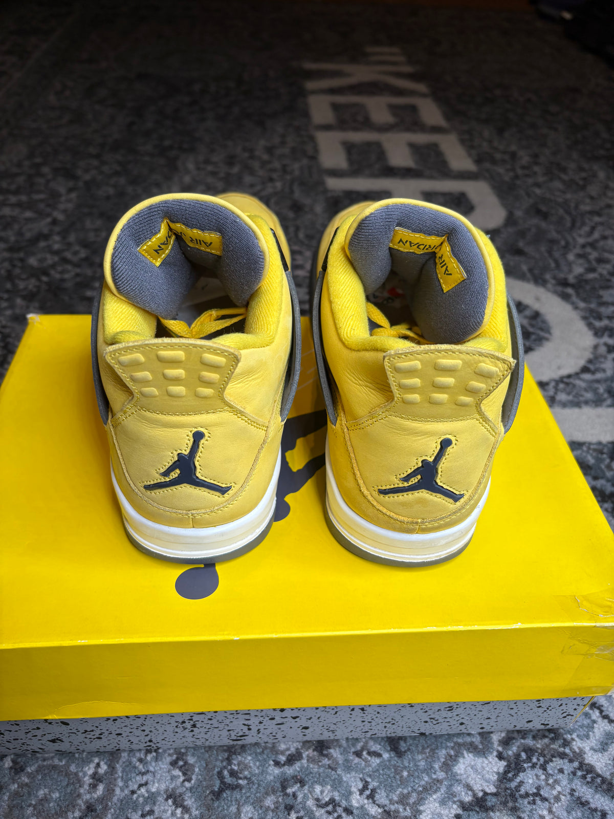 Jordan 4 Retro “Lightning” Clean Og Size 11