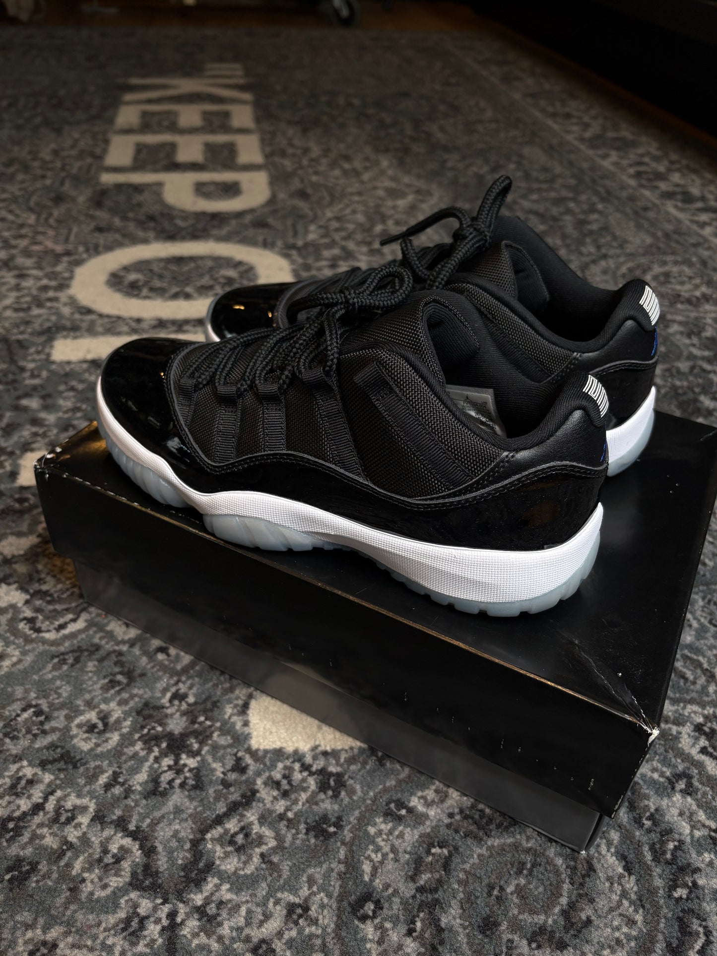 Jordan 11 Retro Low “Space Jam” CLEAN OG SIZE 9