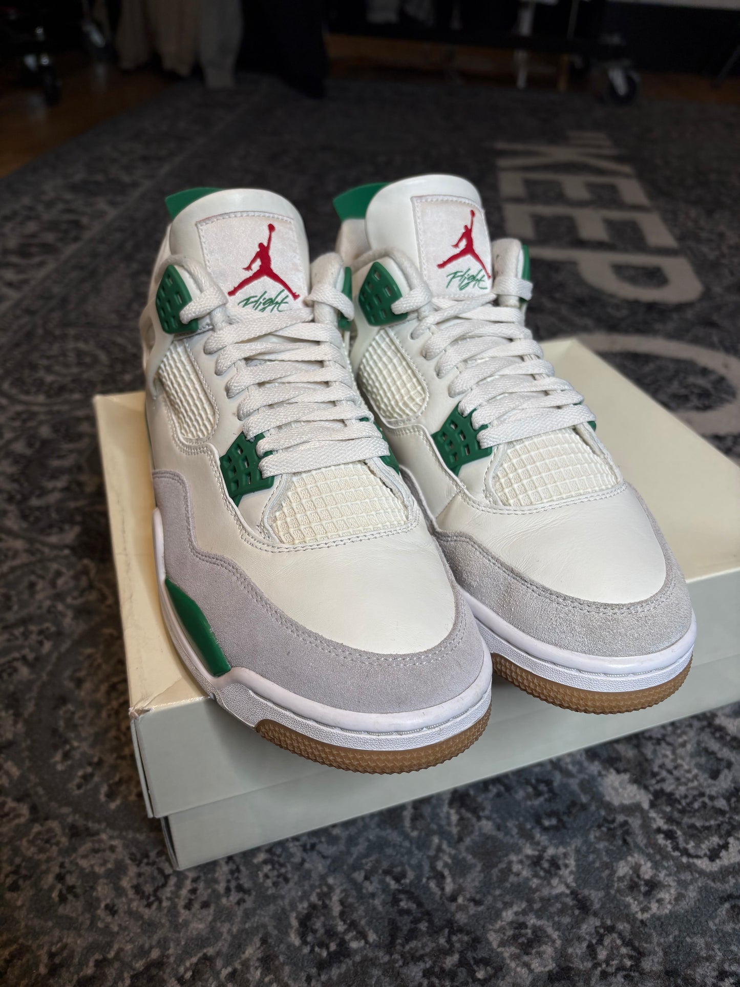 Jordan 4 Sb Retro “Pine Green” Clean Og Size 9.5