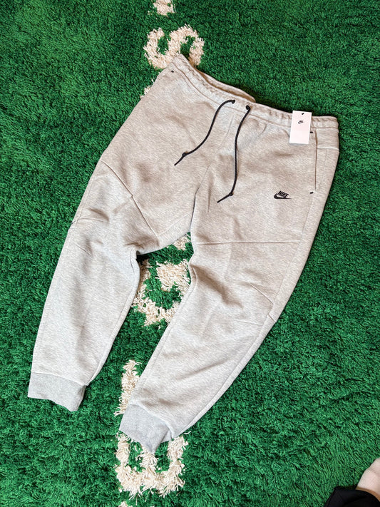 Nike Tech Sweatpants Gray DS Size 3XL