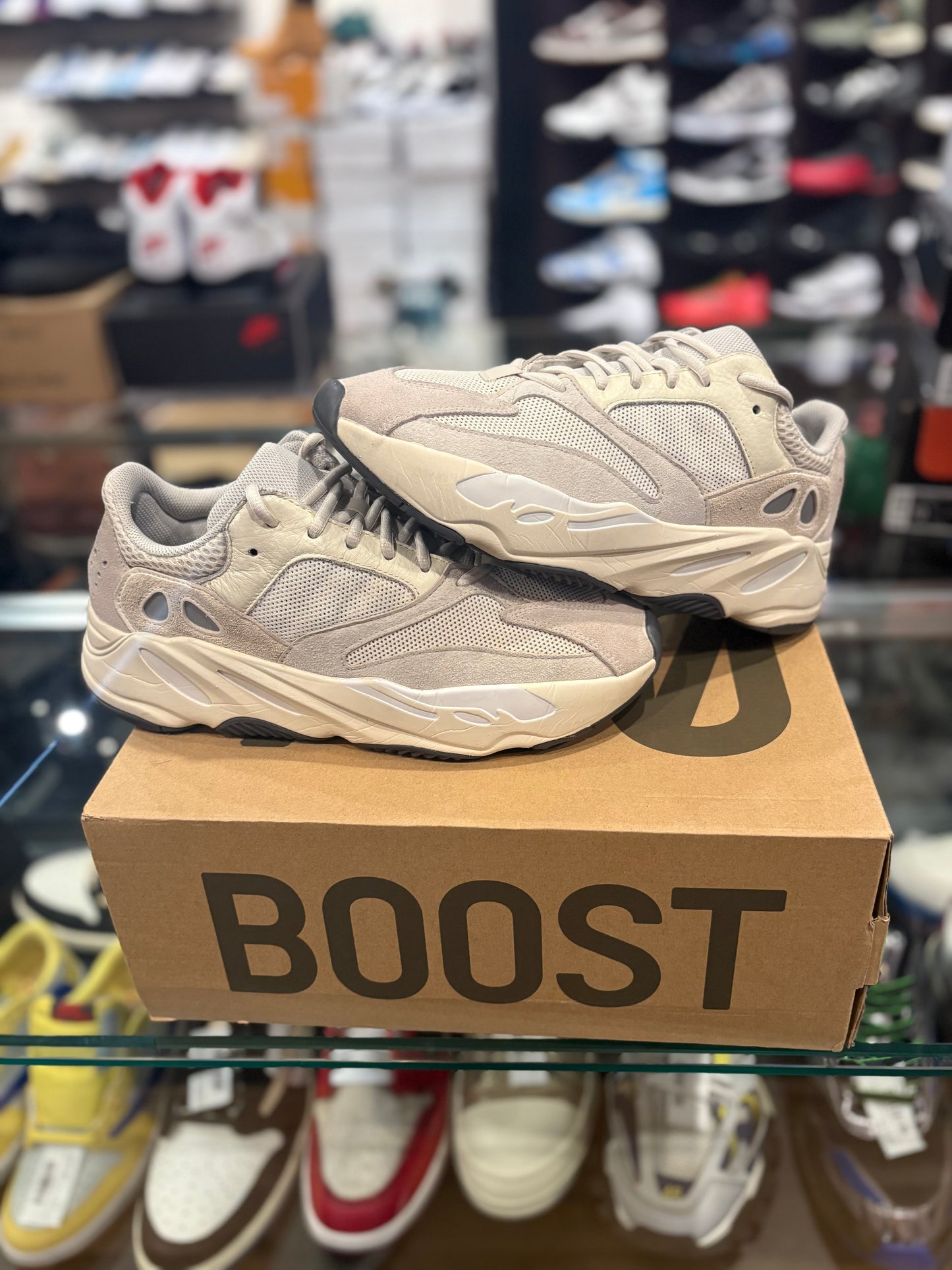 Yeezy 700 ‘Analog’ Clean Used OG box