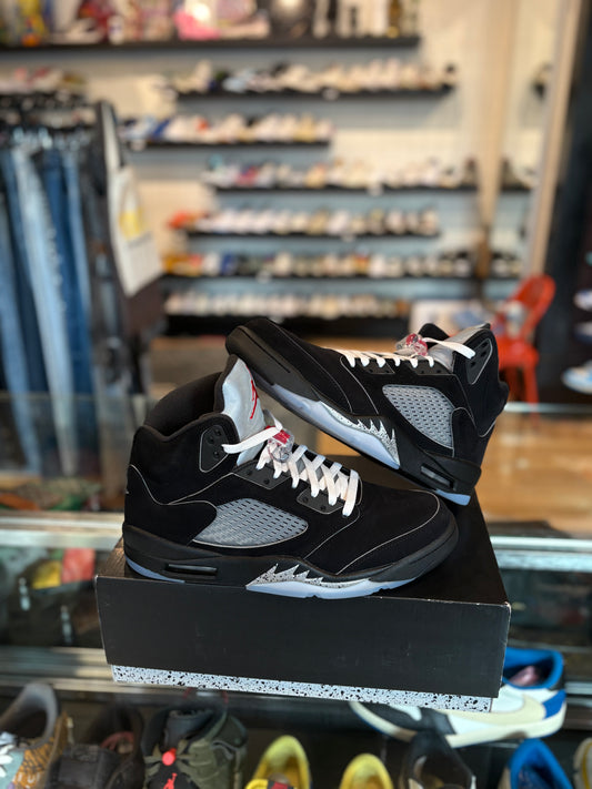 Jordan 5 Retro Black Metallic VNDS Size 12