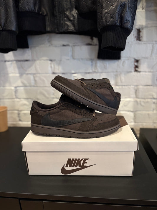 Jordan 1 Retro Low Travis Scott Velvet Brown DS OG Size 8.5