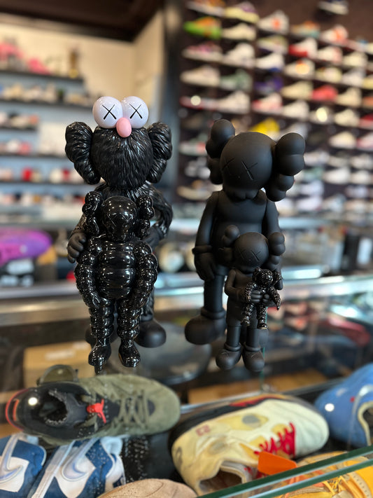 Kaws Family Figure Set Brand New