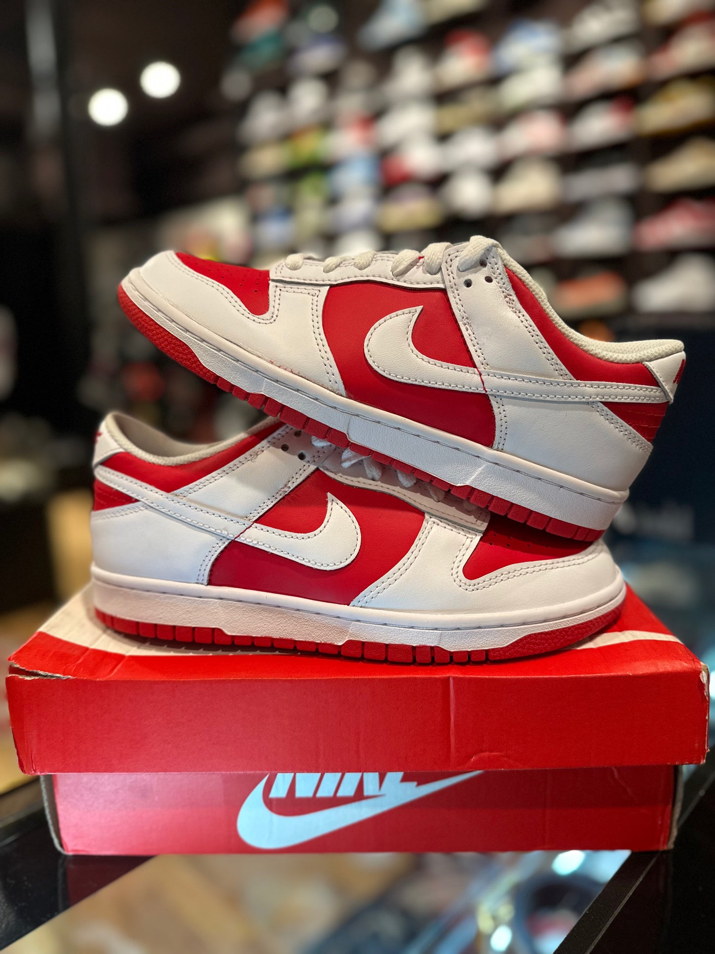 Dunk Low University Red DS OG Size 6Y/7.5W