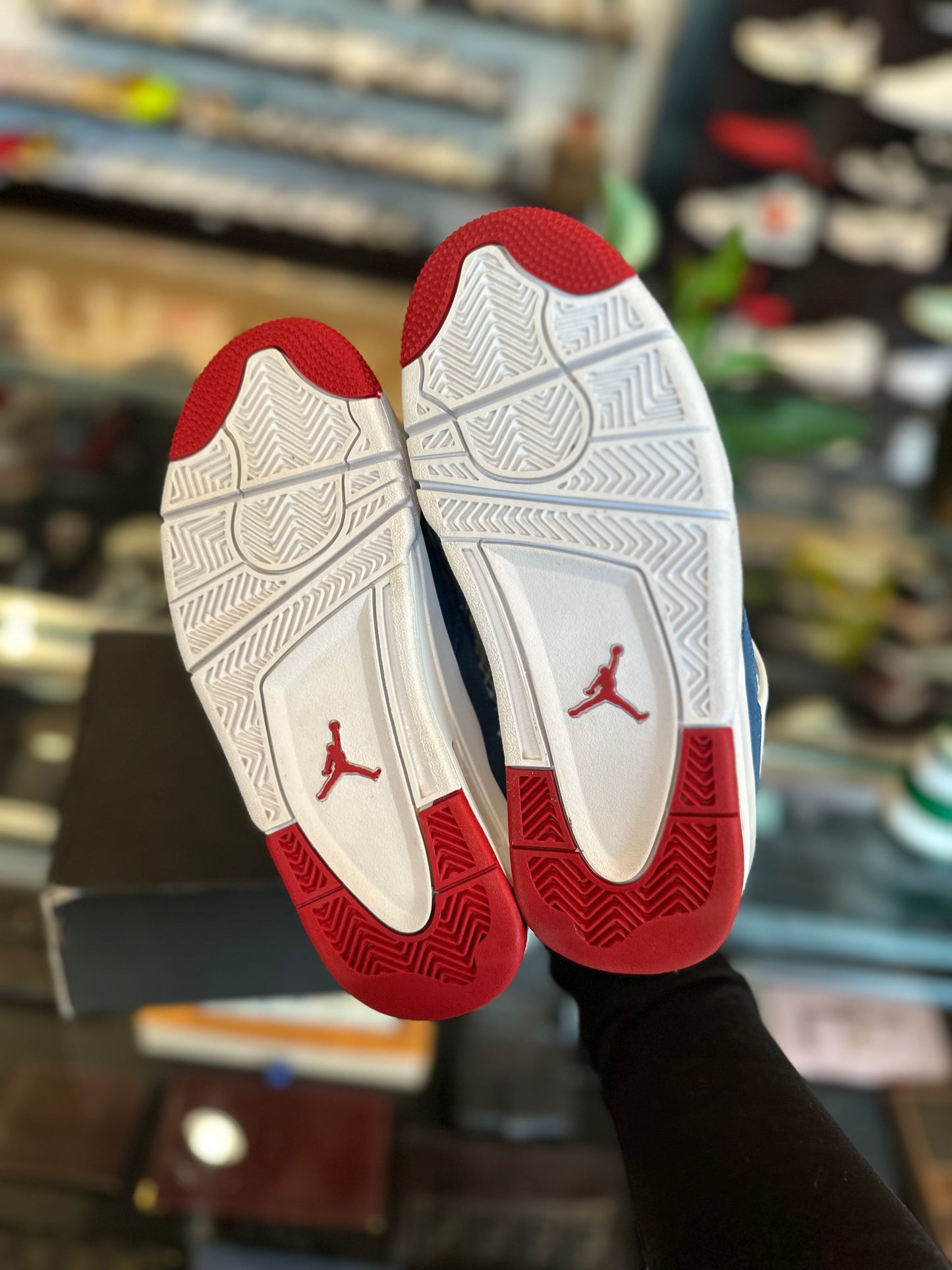 Jordan 4 Retro Messy Room VNDS  Size 4.5Y