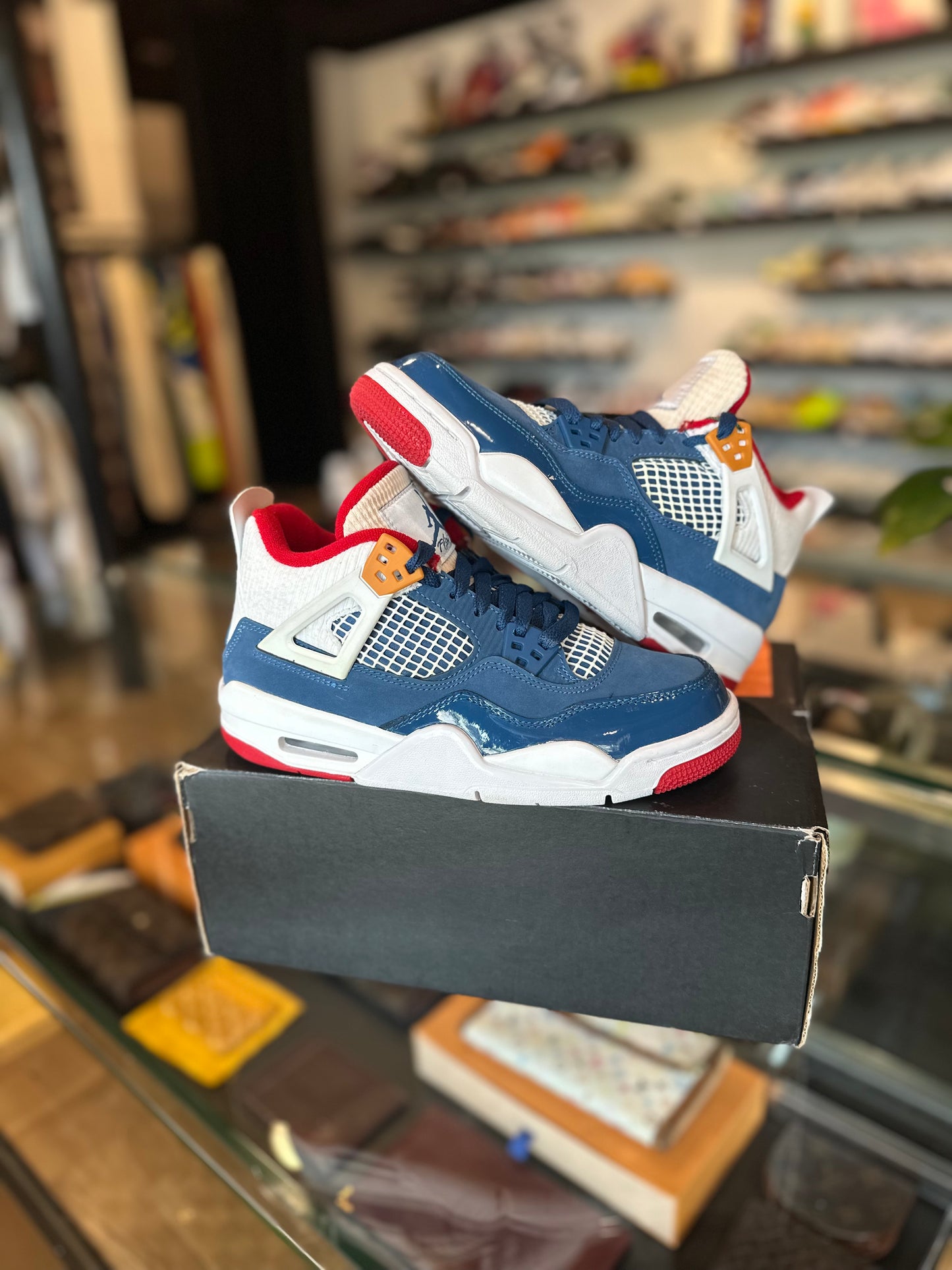 Jordan 4 Retro Messy Room VNDS  Size 4.5Y