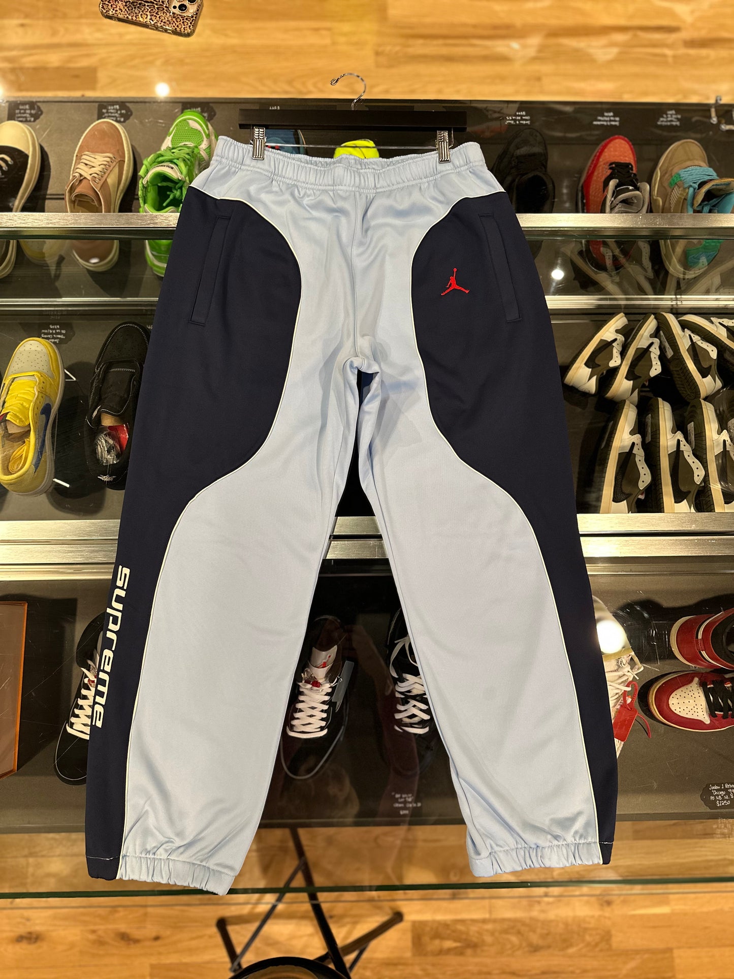 Supreme Air Jordan Joggers DS Size Medium