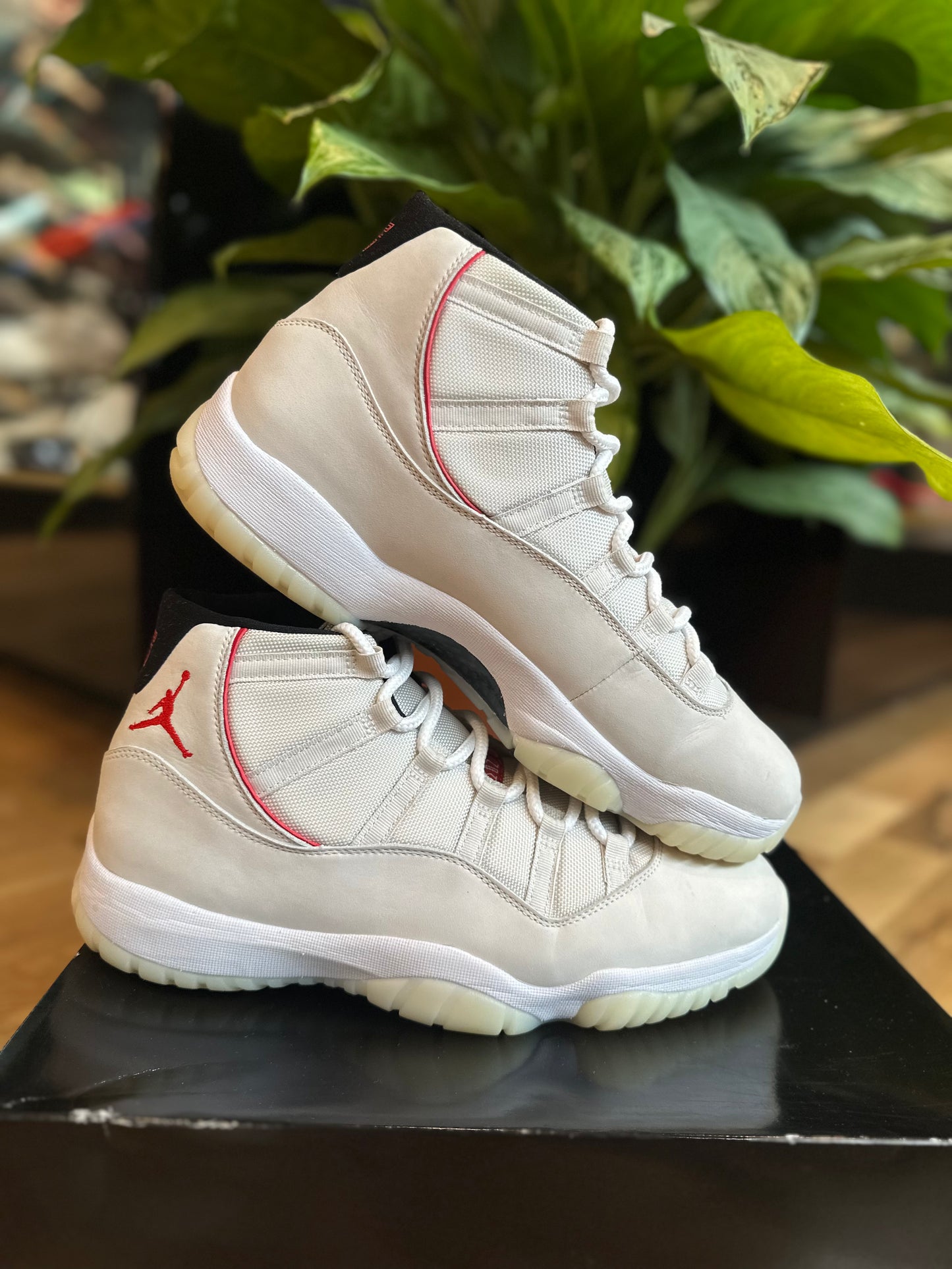 Jordan 11 Retro Platinum Tint PO OG Size 13