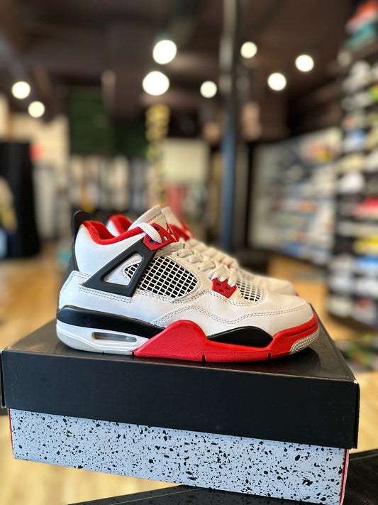 Jordan 4 Fire Red Sz. 6y Clean OG