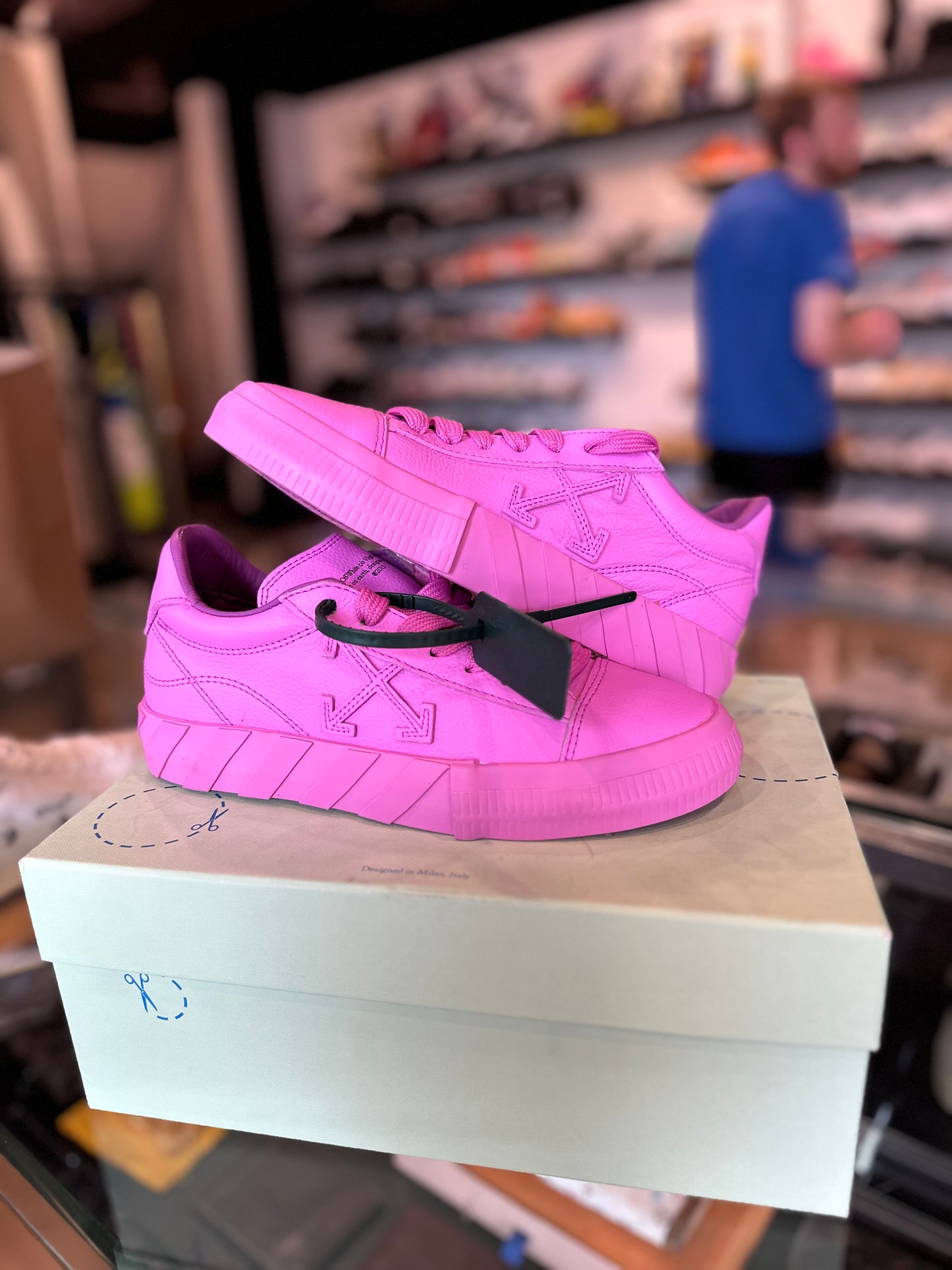 Off-White Vulc Low Magenta Leather DS OG Size 5