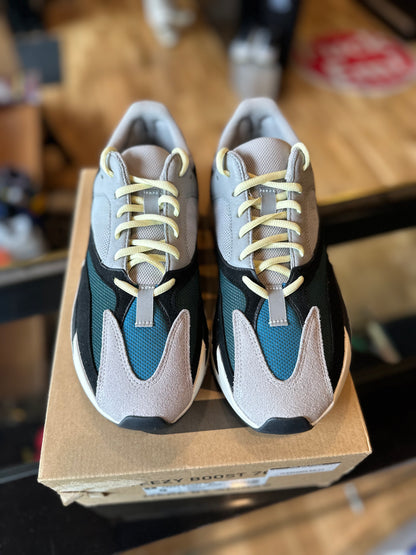 Yeezy 700 Waverunner Sz. 9 VNDS OG