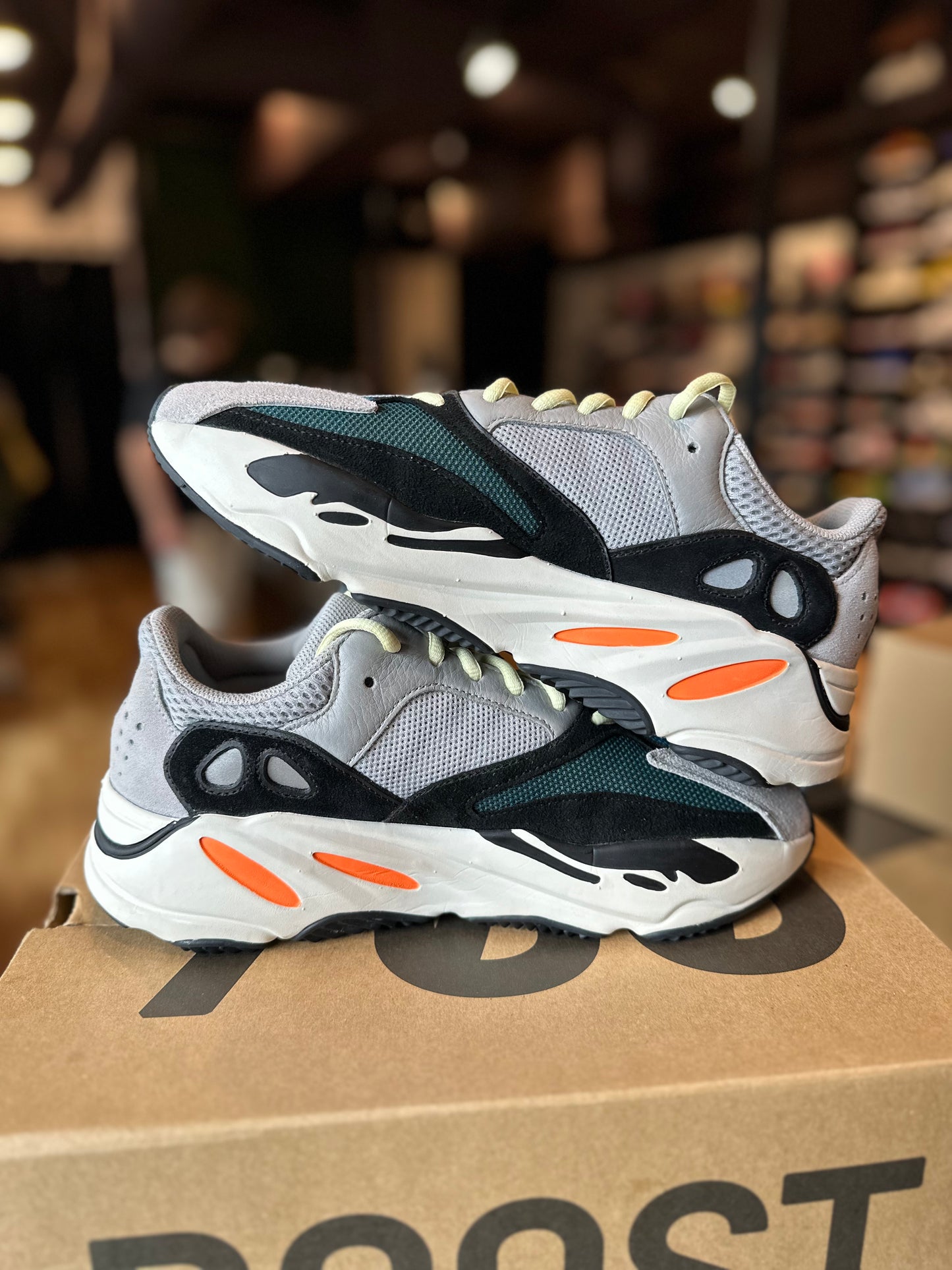 Yeezy 700 Waverunner Sz. 9 VNDS OG