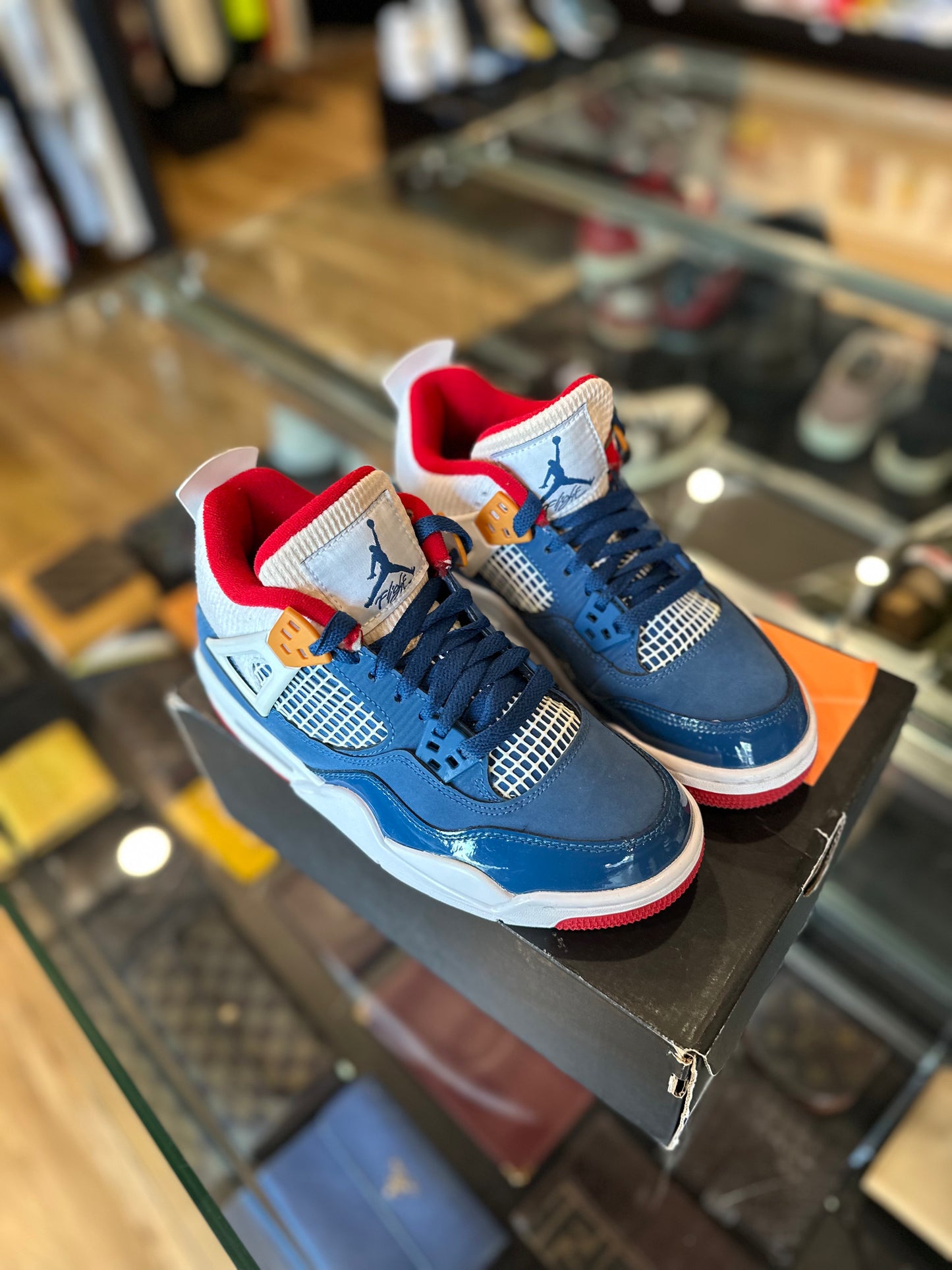Jordan 4 Retro Messy Room VNDS  Size 4.5Y
