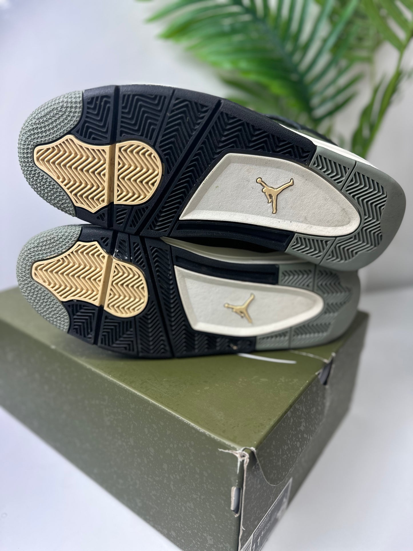 Air Jordan 4 Craft “Medium Olive” Size 11.5 PO OG