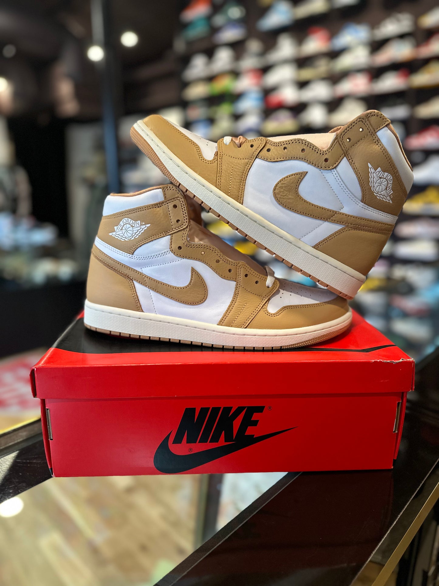 Jordan 1 Retro High OG Praline DS OG Size 10.5