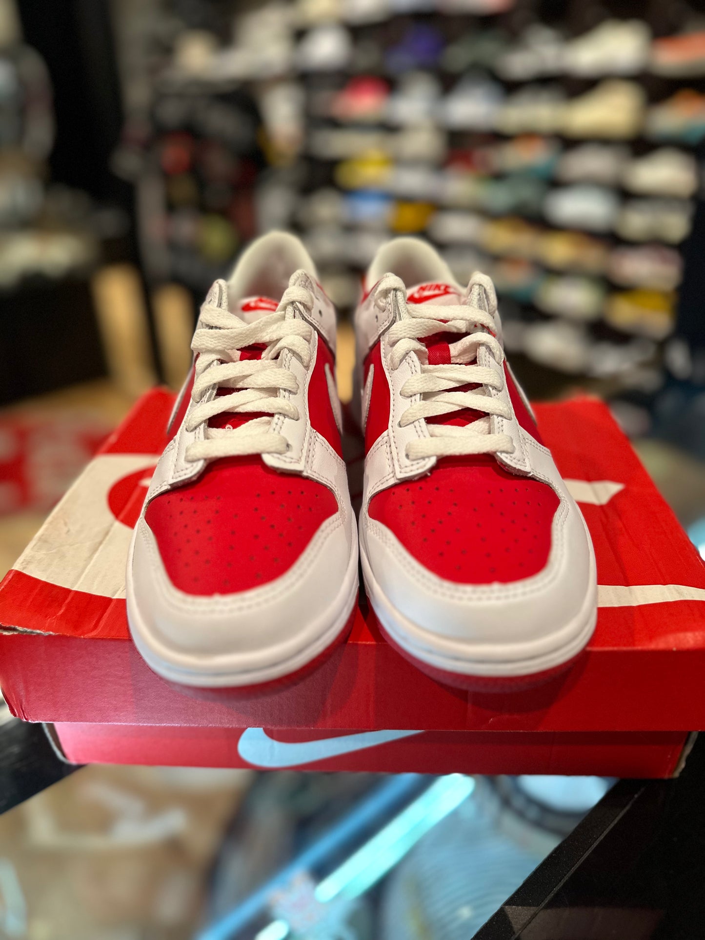 Dunk Low University Red DS OG Size 6Y/7.5W