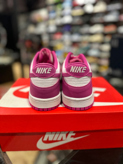 Dunk Low Active Fuchsia DS OG Size 6Y/7.5W