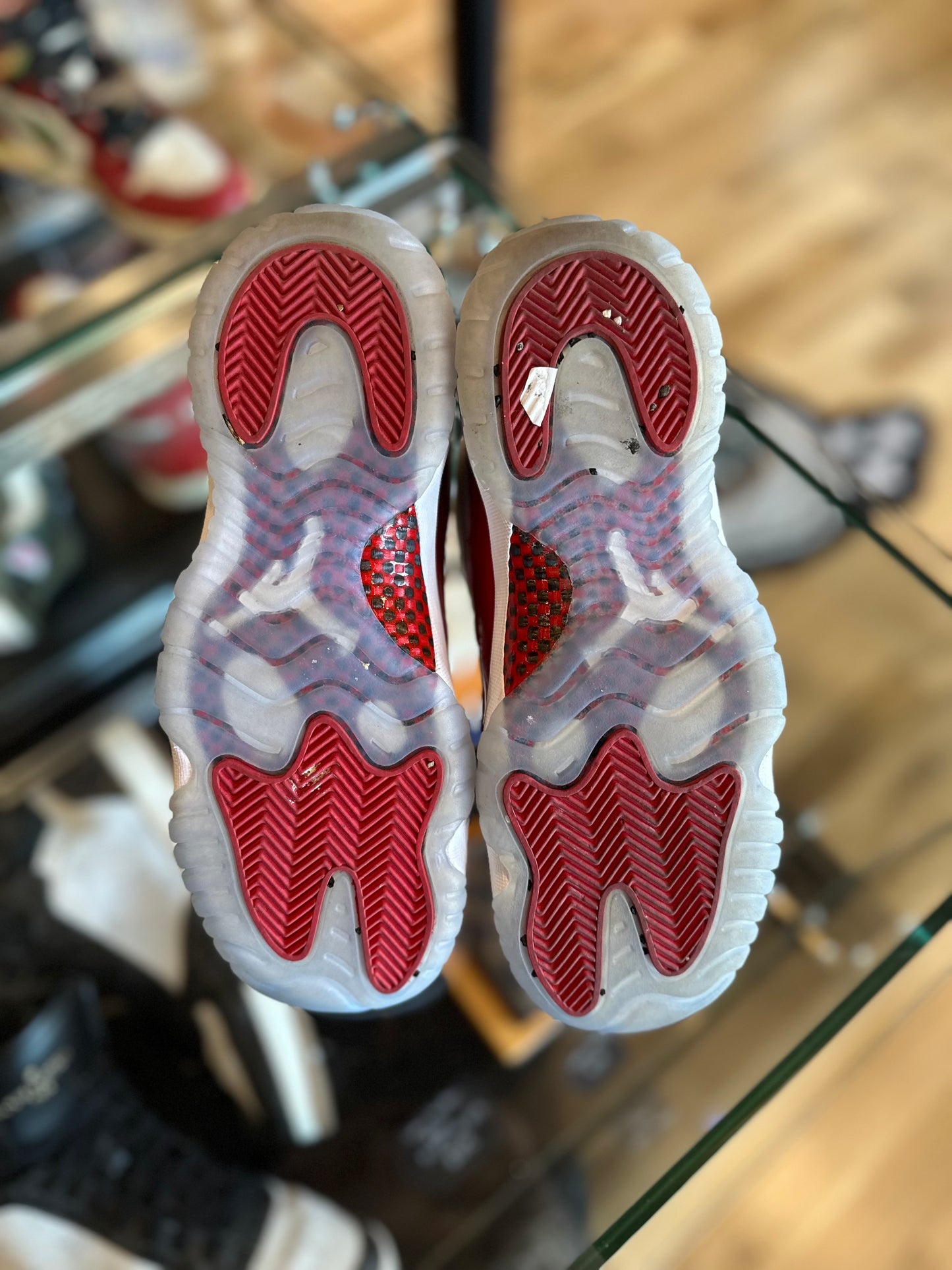 Jordan 11 Cherry Sz. 5.5Y clean NB