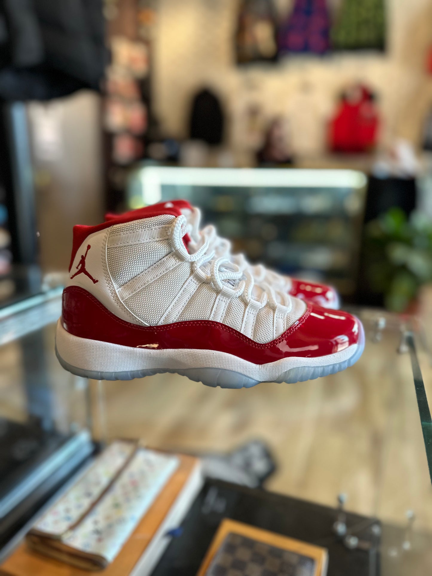 Jordan 11 Cherry Sz. 5.5Y clean NB