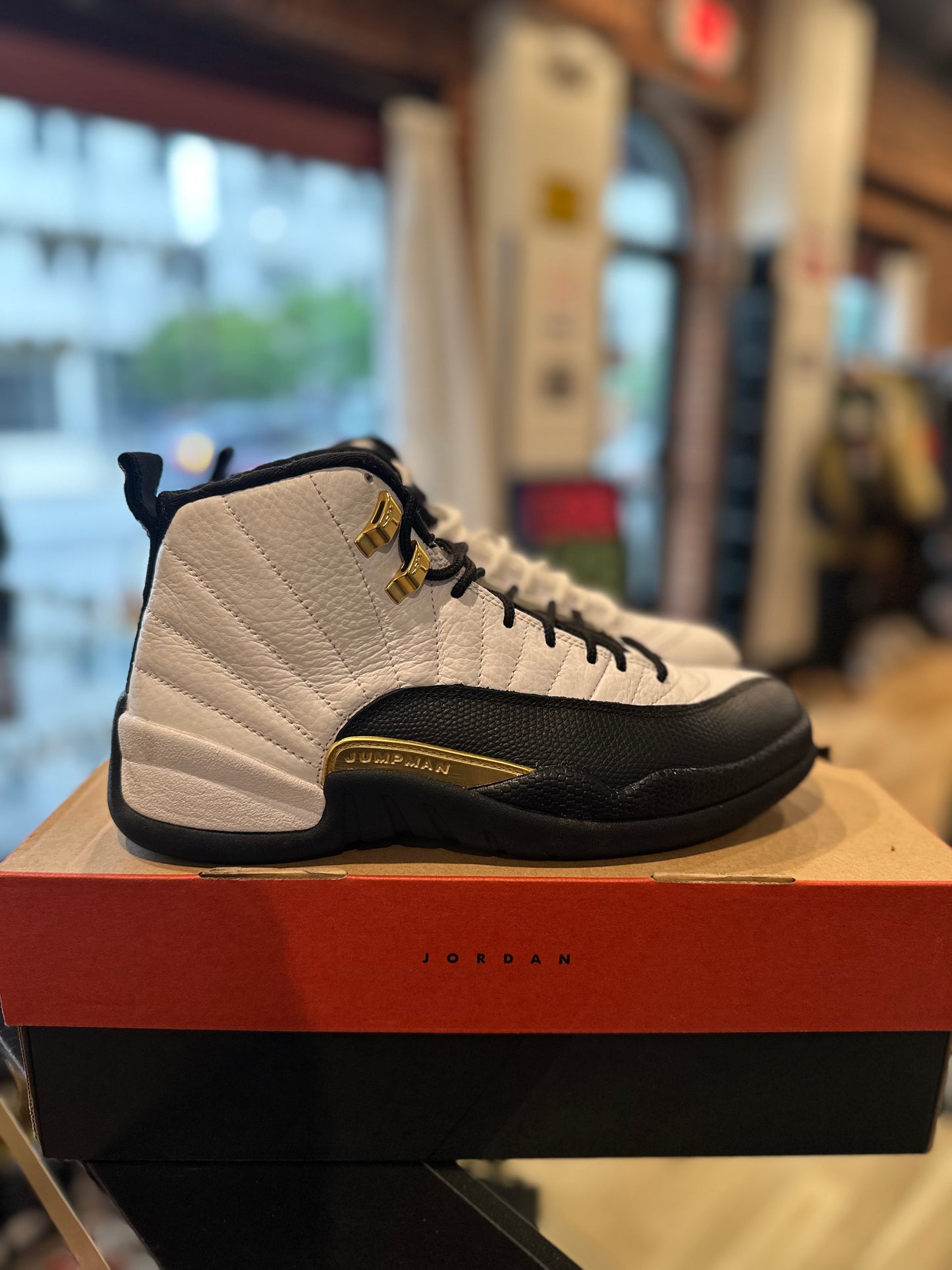 Jordan 12 Reverse Taxi Sz. 8 Clean OG