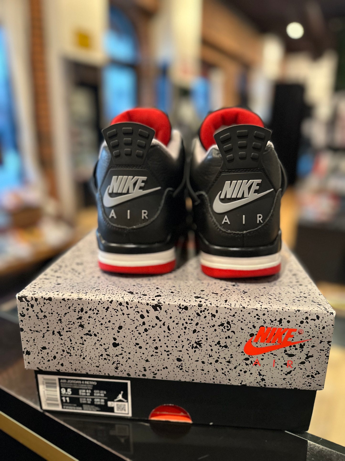 Jordan 4 Bred Reimagined Sz. 9.5 Clean OG