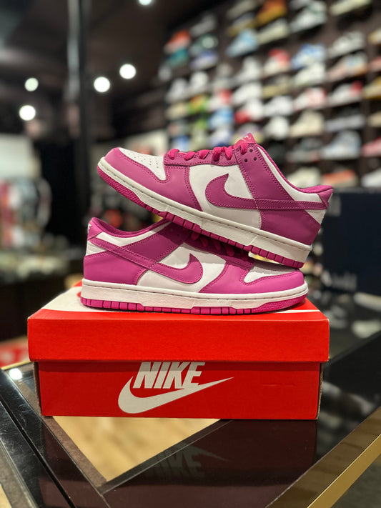 Dunk Low Active Fuchsia DS OG Size 6Y/7.5W