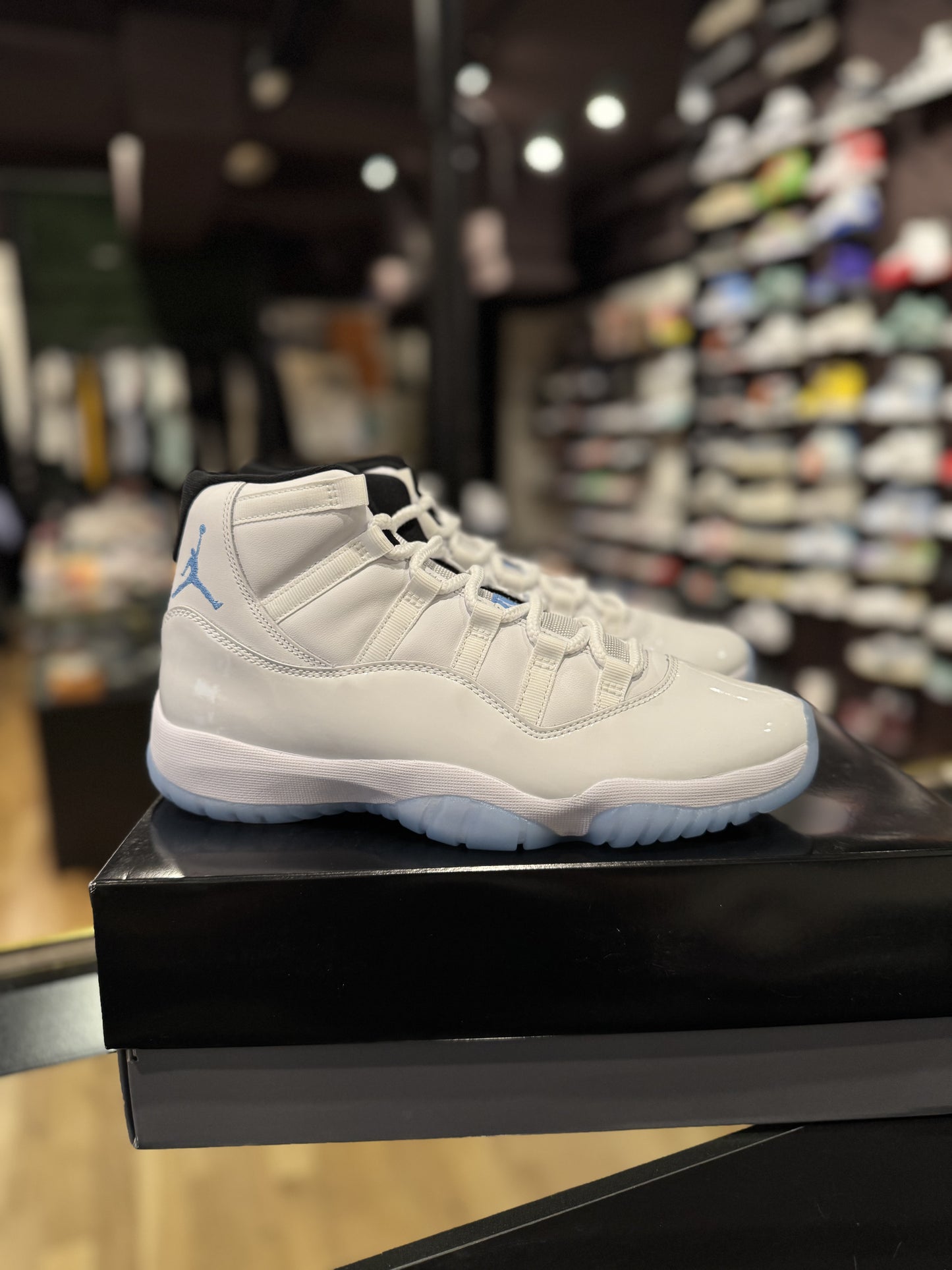 Jordan 11 Legend Blue DS