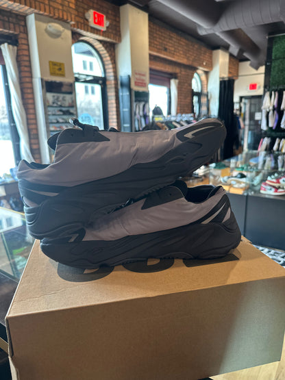 Yeezy 700 MNVN Sz. 13 Clean OG