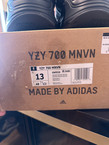 Yeezy 700 MNVN Sz. 13 Clean OG